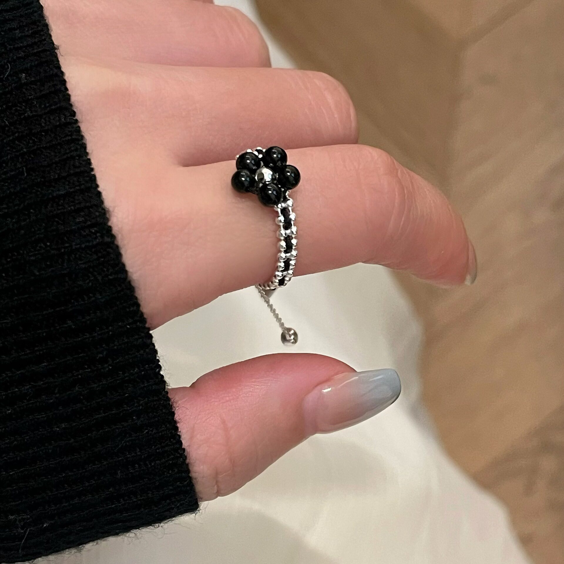 纯银黑玛瑙小花抽拉戒指小众百搭