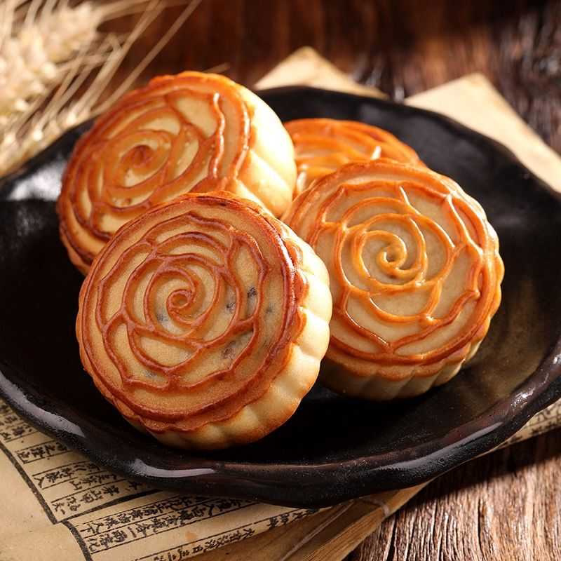 月饼礼盒装蛋黄莲蓉板栗蛋黄广式伍仁黑芝麻味月饼中秋节月饼团购