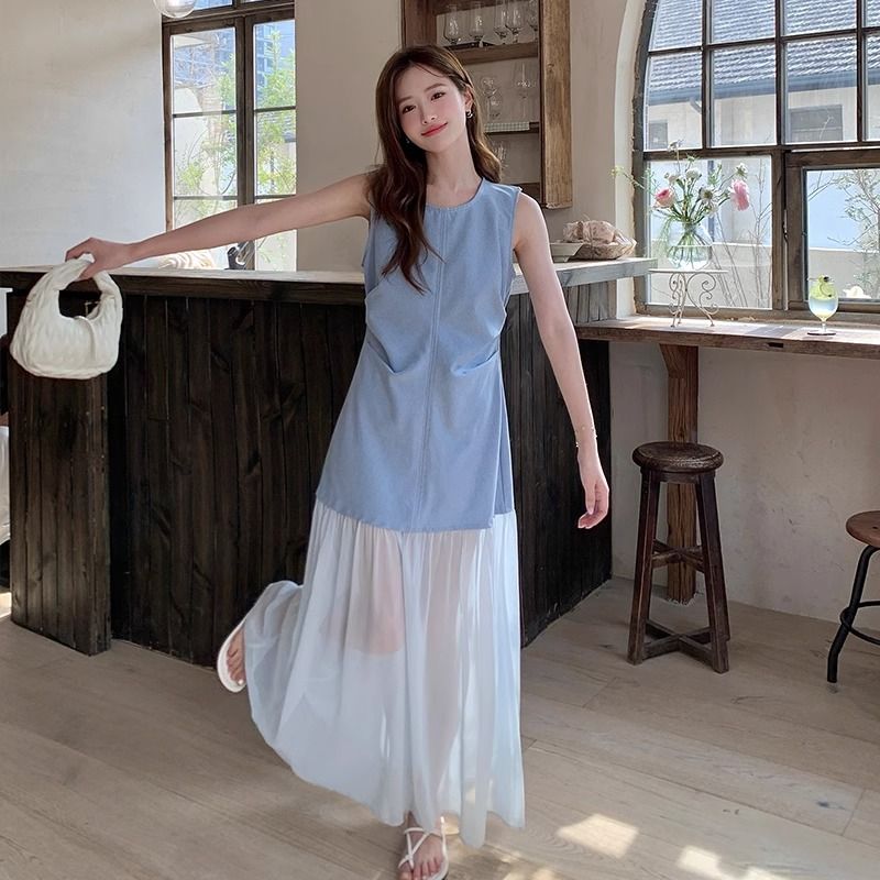 蓝色牛仔连衣裙女2025夏季新款网纱拼接显瘦显高法式无袖长款背心