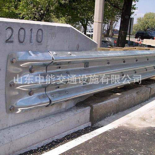 三变二过渡板二变三波形连接护栏板镀锌护栏防撞镀锌异形护栏配件