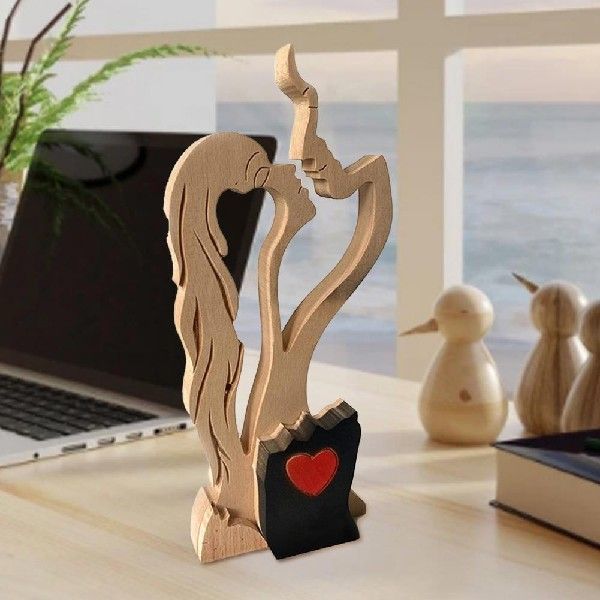 Wooden Ornaments Eco-friendly Wear Resistant Wood Kissing