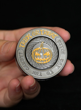 橙色亚马逊爆款万圣节南瓜陀螺EDC可站立旋转的指尖陀螺