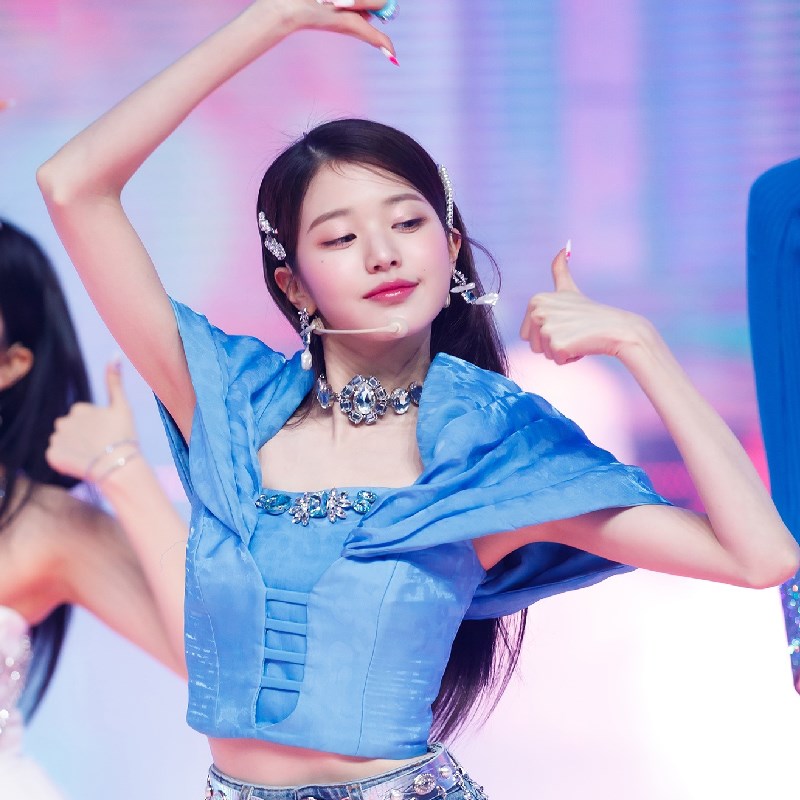 新品女团IVE张元英同款dj女歌手舞台服舞蹈服蓝色性感裹胸打歌服