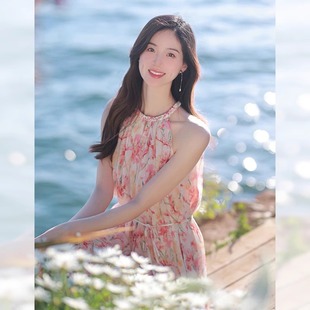 高端绝美沙滩海边度假挂脖吊带长裙小众设计感连衣裙女 欧洲站夏季