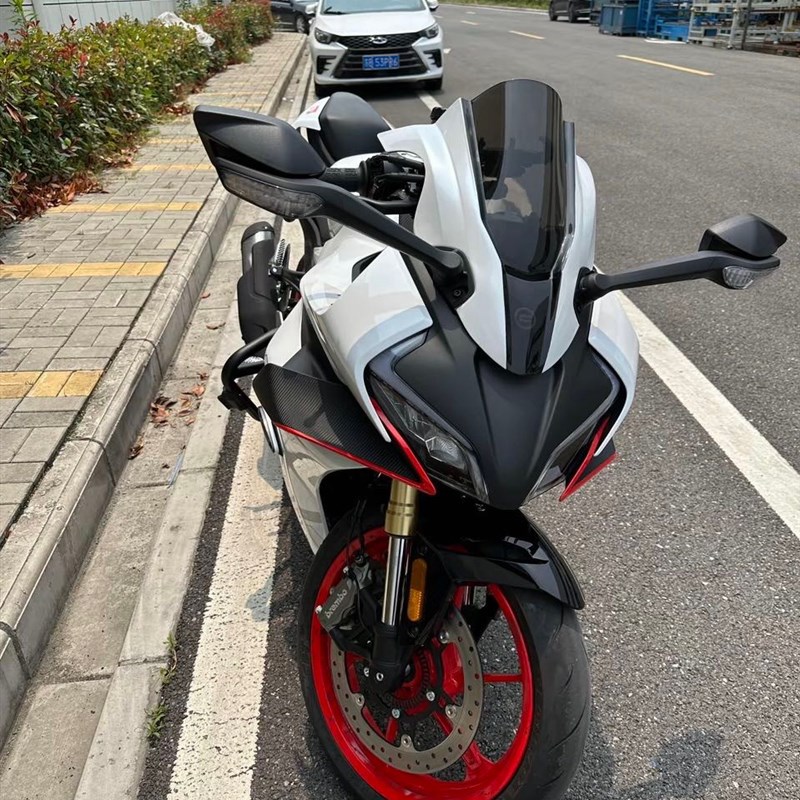 22-2款r风挡改装件加高前挡风r单摇臂竞技风挡通用