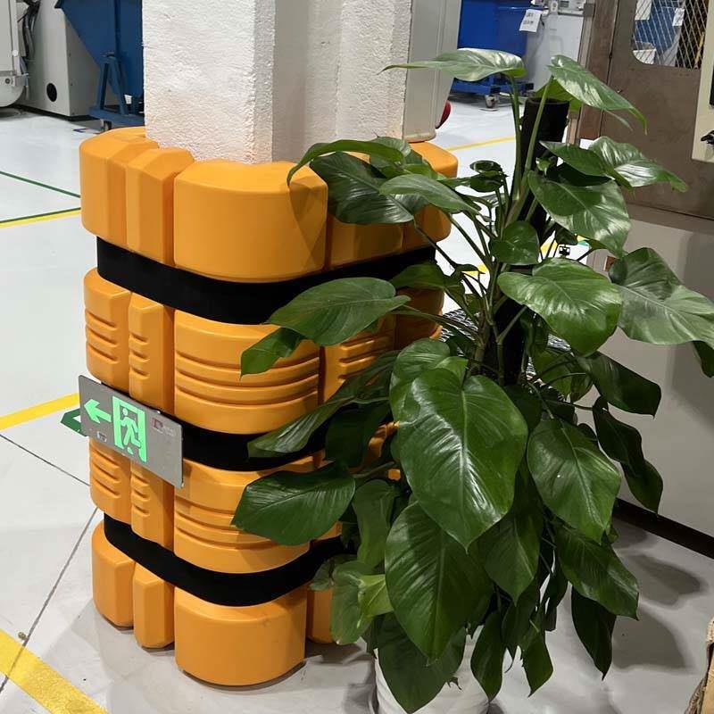 水泥四方柱弹性防撞桶反光耐冲击圆柱型电线杆防撞护柱仓库停车场