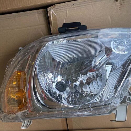 81106-0K010批发汽车配件Hilux前大灯OME81106-0K010