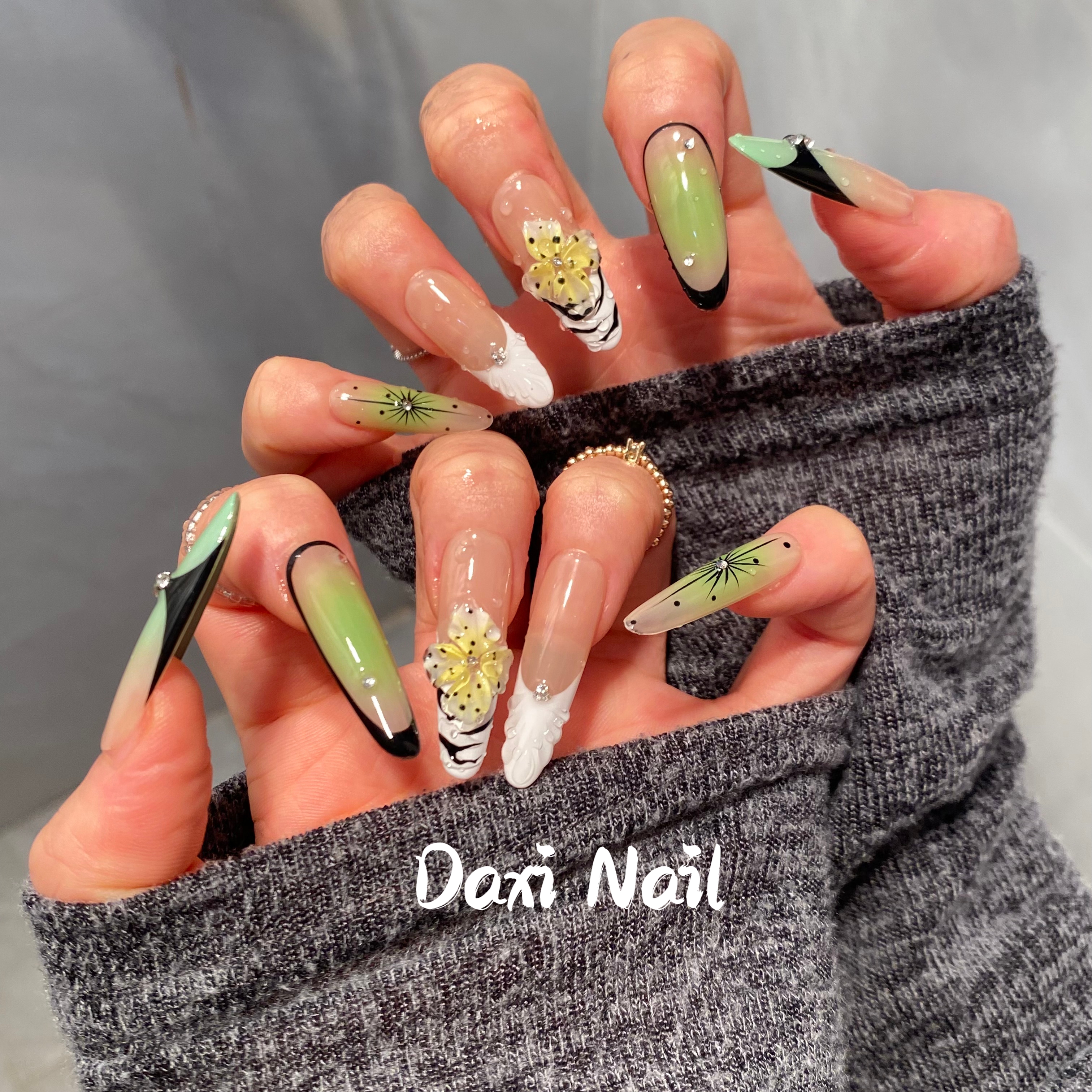 大喜DAXI【花间疏影】穿戴甲2025新款法式裸色雕花长款纯手工美甲