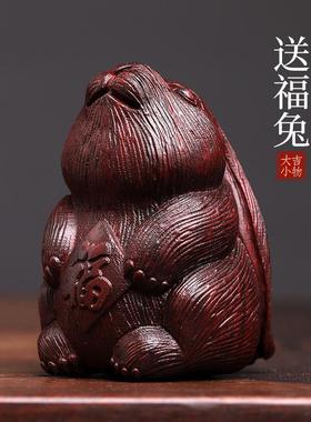 天然绿檀木送福兔生肖兔子小摆件手把件实木雕可爱萌兔子檀木摆件
