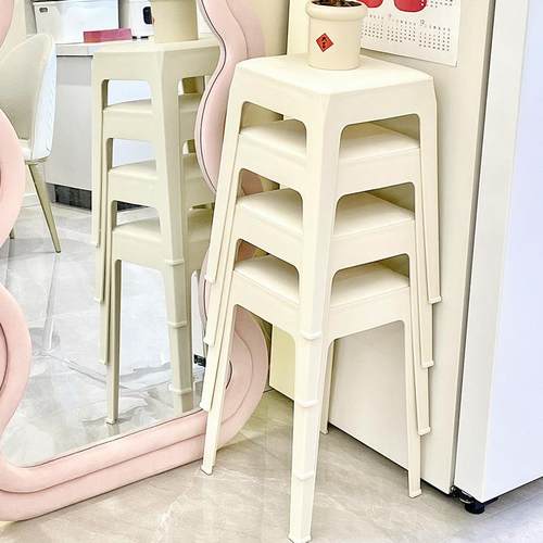 塑料凳子可叠放家用加厚圆凳轻奢高级感餐椅方形凳餐厅客人备用凳