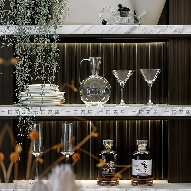 一匚 现代时尚酒具装饰装 样品房酒店会所酒柜