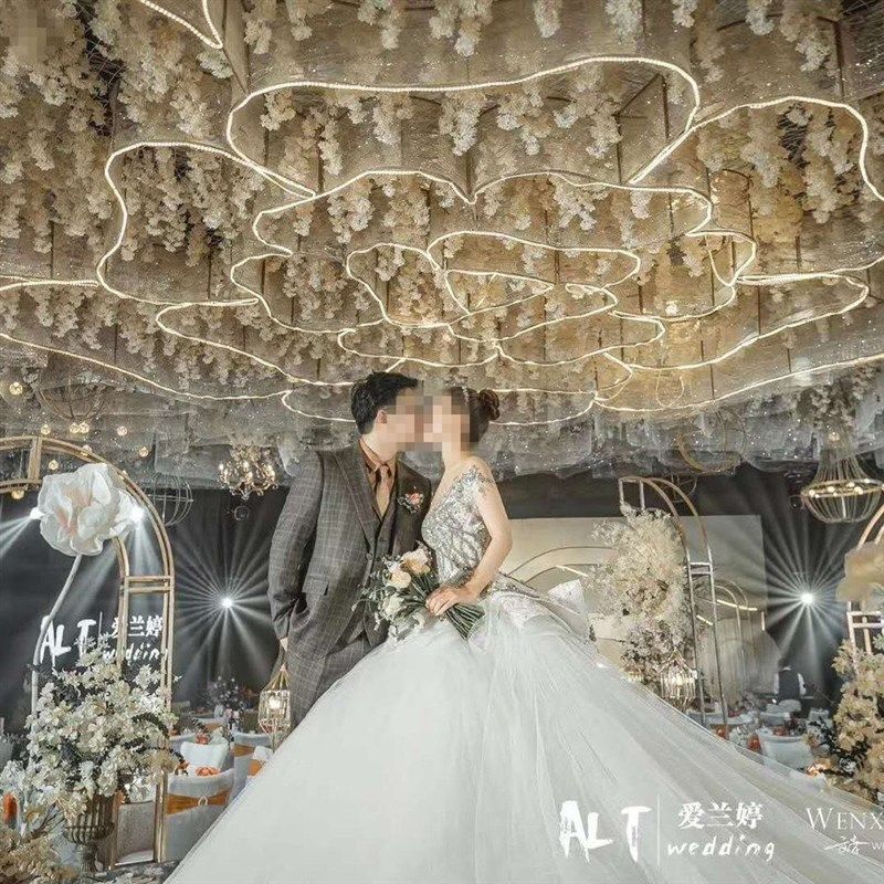 新款婚庆道具大型铁艺贴纱玫瑰花瓣婚礼堂吊顶创意装饰布置挂件
