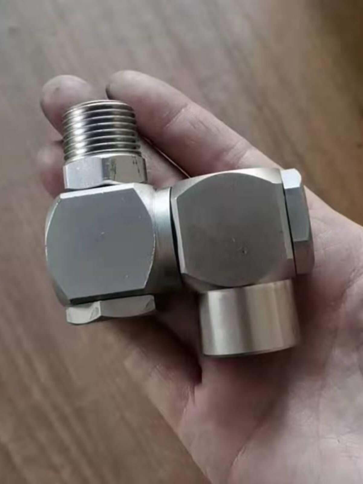 1寸大风炮万向接头气动万向节旋转快速接头防缠绕风暴管转向插头