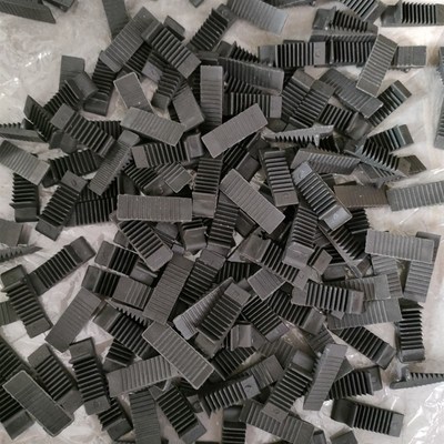 塑料插片断桥铝合金门窗中空玻璃安装压紧件垫高夹托片配件