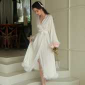 新款 直销bride新娘晨袍女士羽毛睡袍婚礼化妆伴娘团结婚和服缎面