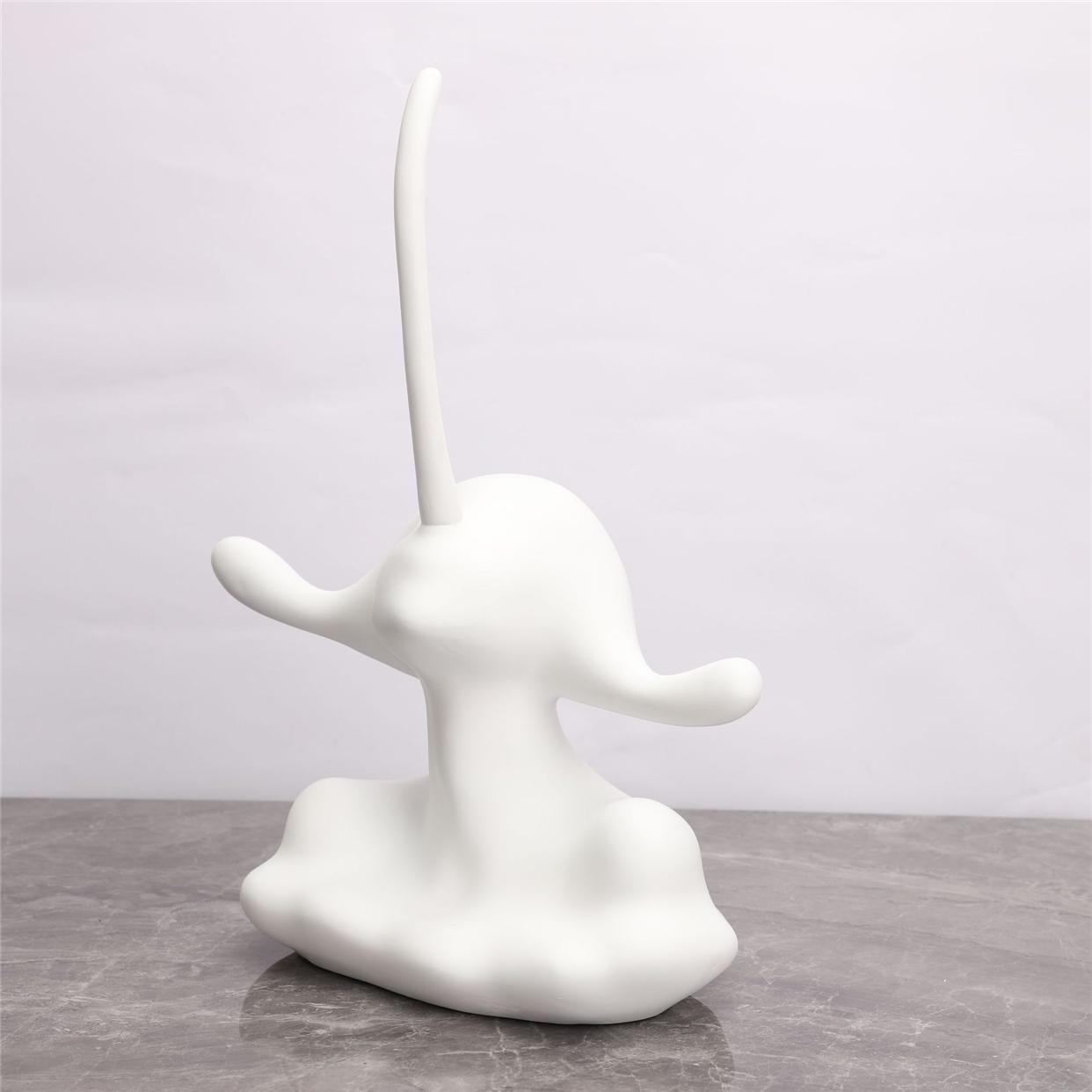 现代简约树脂长鼻子人物雕塑摆件客厅电视柜玄关样板间家居装饰品