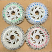 速滑电光火石轮闪光轮发光轮耐磨刷街刹车溜冰直排轮滑鞋 轮子轮滑