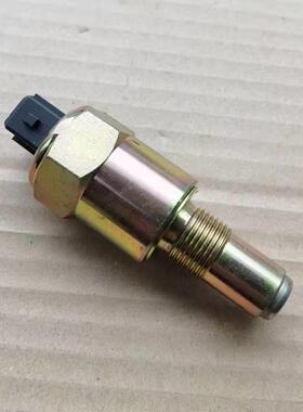 适配东风新天龙车速里程传感器雷诺霸龙电子码表感应塞速度传感塞