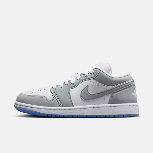 NIKE耐克女WMNSAIRJORDAN1LOW运动训练低帮轻便篮球鞋DC0774-105