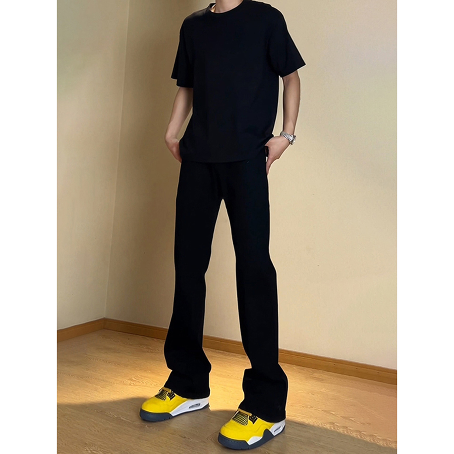 黑色微喇新塘牛仔裤男生ootd穿搭