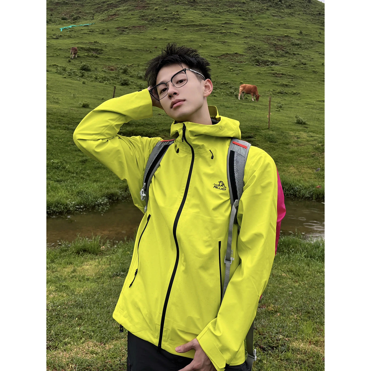 荧光绿硬壳冲锋衣外套男秋季美式