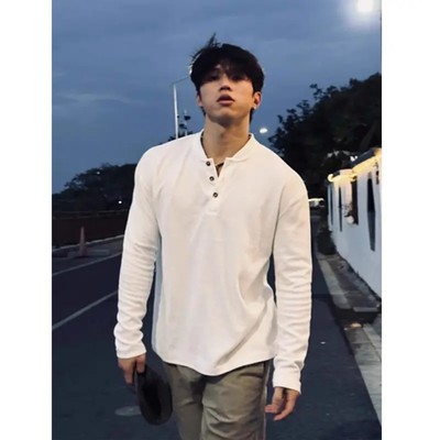 纯白色亨利领正肩长袖T恤男