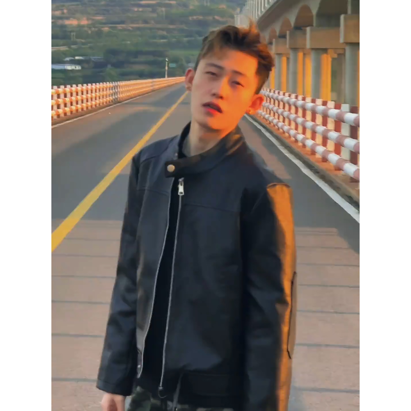 美式复古短款宽松立领机车外套男