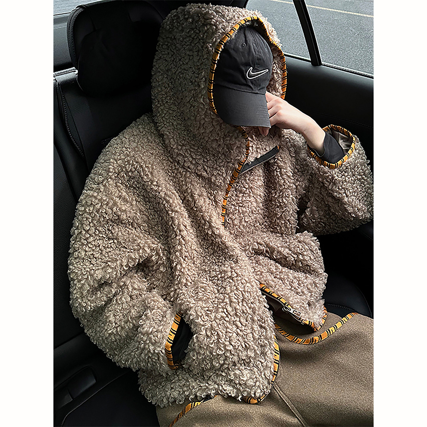 复古虎纹织带连帽羊羔绒外套男式