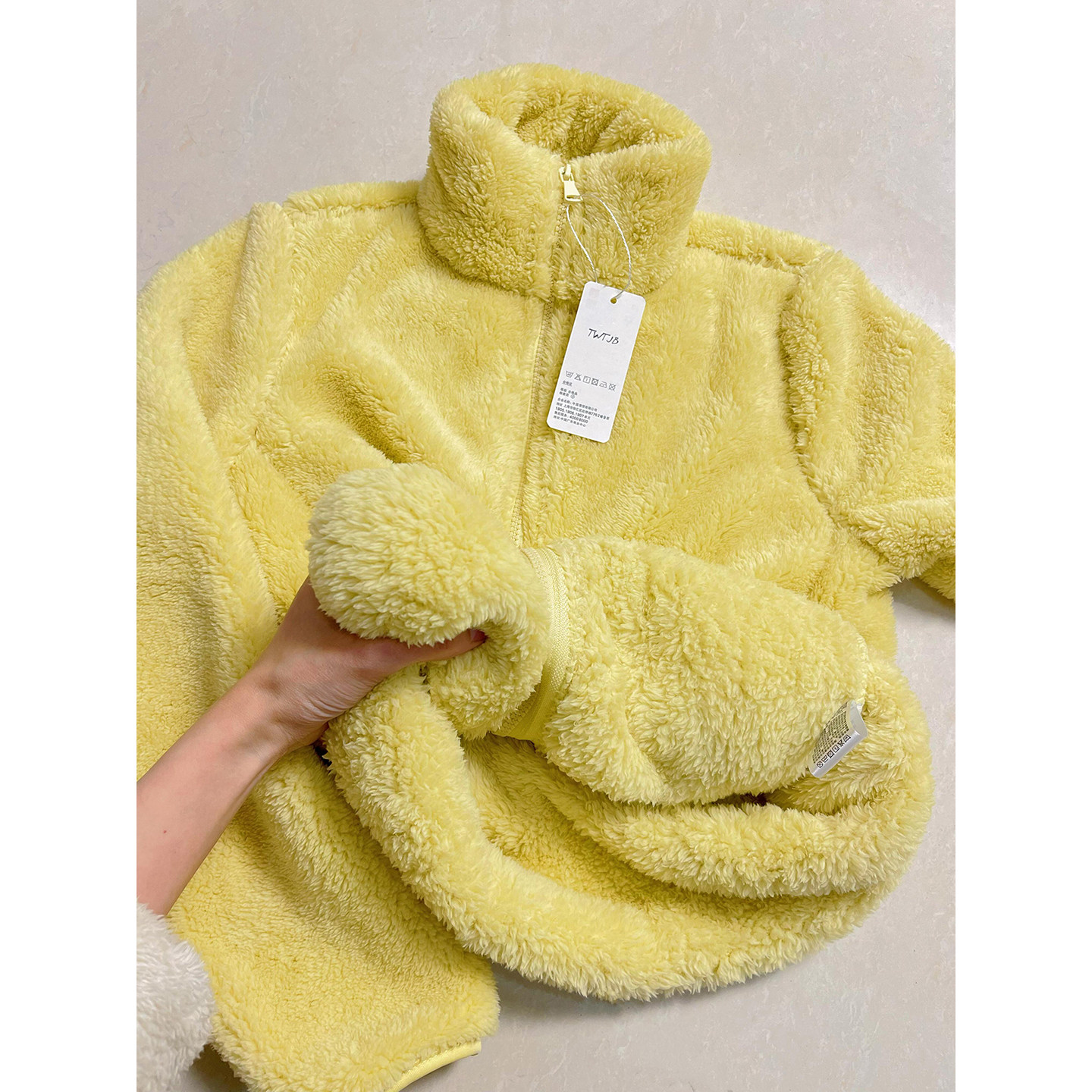 奶黄色加绒羊羔绒外套男冬季