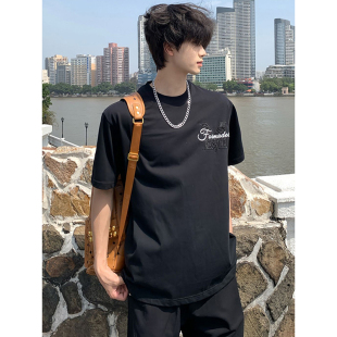 设计感小香风浮雕印花t恤男夏季 百搭上衣 潮流痞帅正肩情侣半截袖