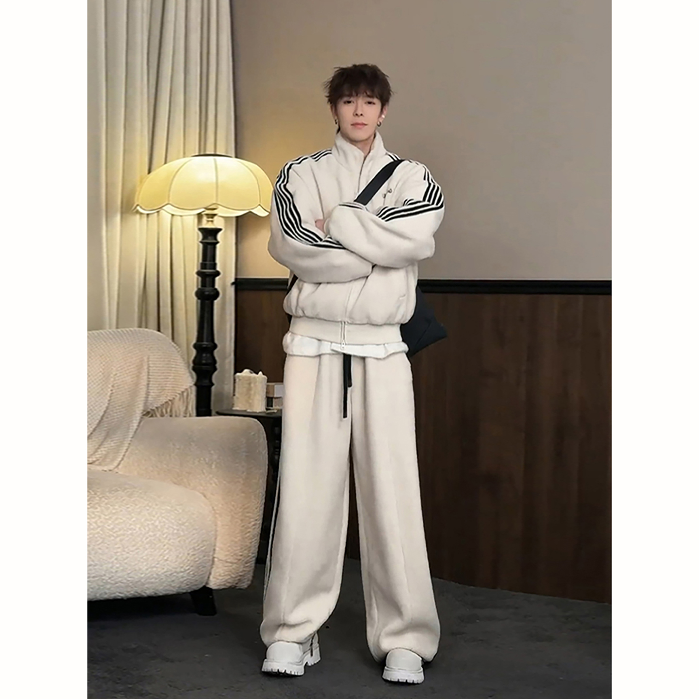 美式运动条纹摇粒绒棉服外套搭配