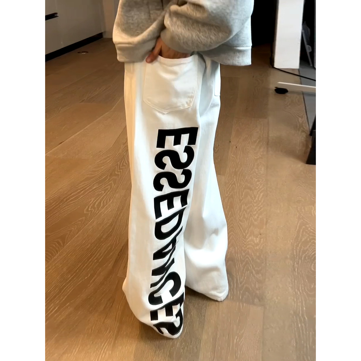 白色字母印花牛仔裤男美式高街