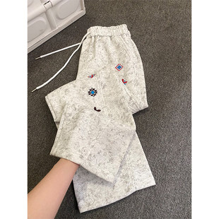 白花灰刺绣斜切弯刀卫裤男冬季加绒加厚阔腿直筒裤健身运动休闲裤