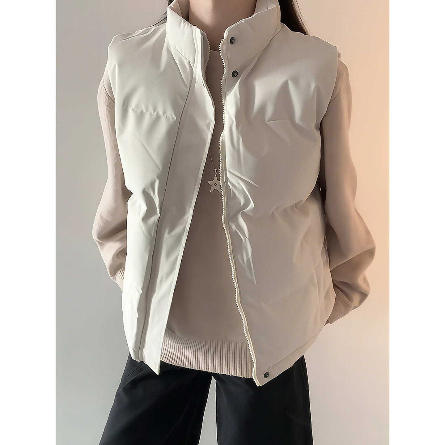 米白色轻薄羽绒马甲男款冬季