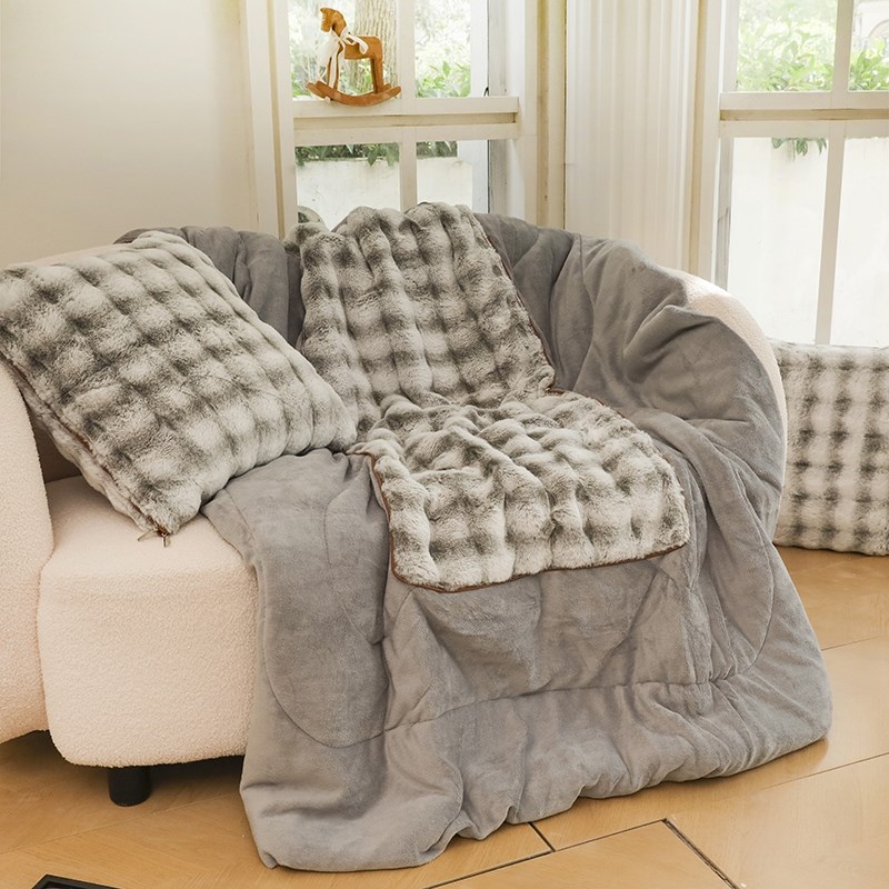 纯色泡泡兔毛加厚抱枕被子两用客厅午休盖毯办公T室车上午睡枕靠