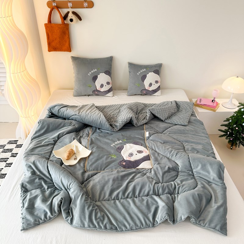 新款加厚保暖豆豆绒多功能抱枕被卡通风贴布绣熊猫V薄被子午睡盖