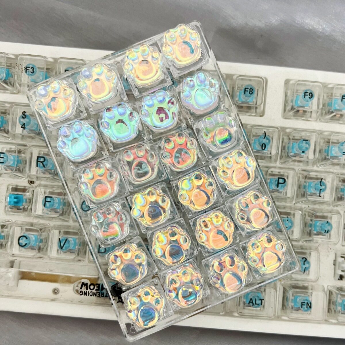 个性树脂滴胶镭射猫爪键帽透光可爱十字轴机械键盘键帽单个kk