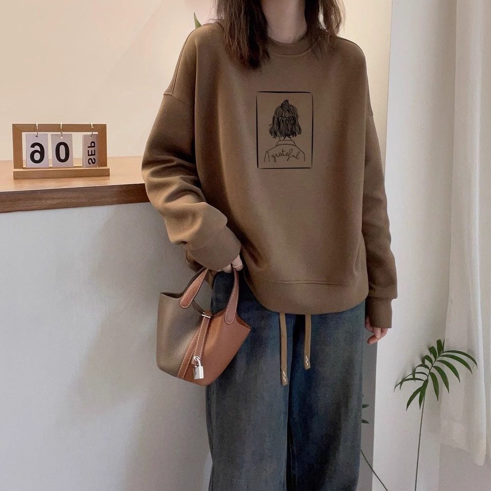 咖色圆领无帽卫衣女秋冬美拉德加绒加厚宽松小个子上衣雅丹风穿搭