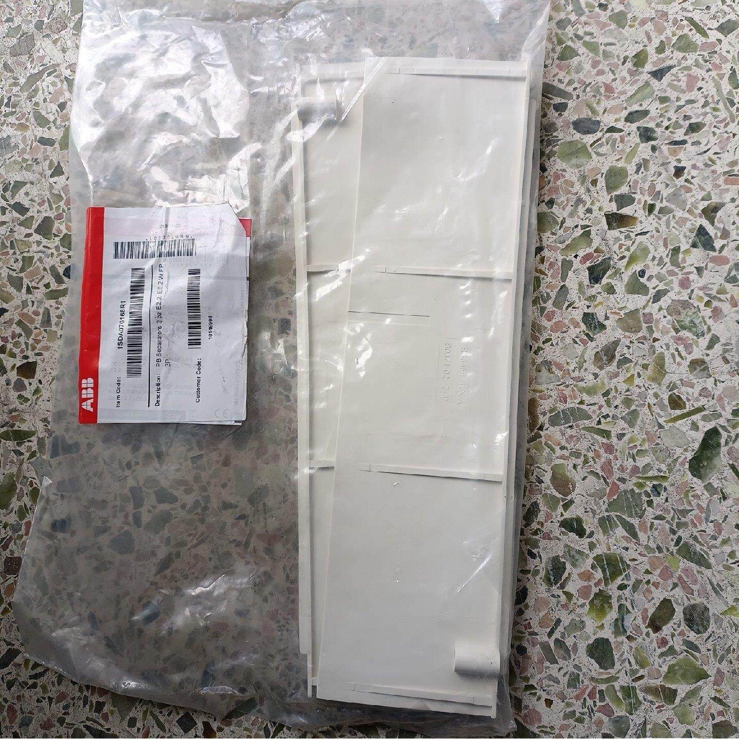 ABB相间隔板框架断路器E2.2-E6.2绝缘片PB隔弧挡板1SDA076168R1,五金/工具,断路器辅助,淘宝优惠券,粉丝福利购,淘宝优惠卷