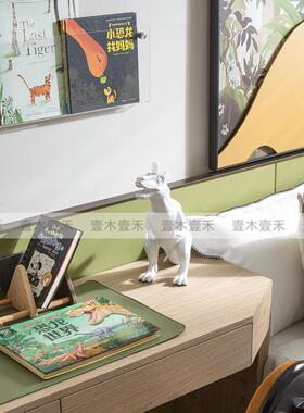 可爱样板间儿童房书桌恐龙主题摆件男孩房恐龙台灯恐龙立体书摆设