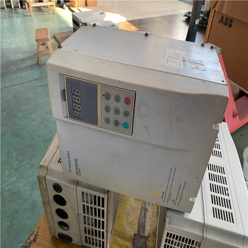 TD2000-4T0075G/0110P 实物图 变频（憨憨电子）