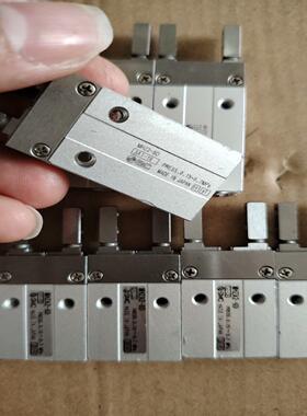 议价SMC手指气缸ZA2-6D，Z2-6D平行气爪小夹子