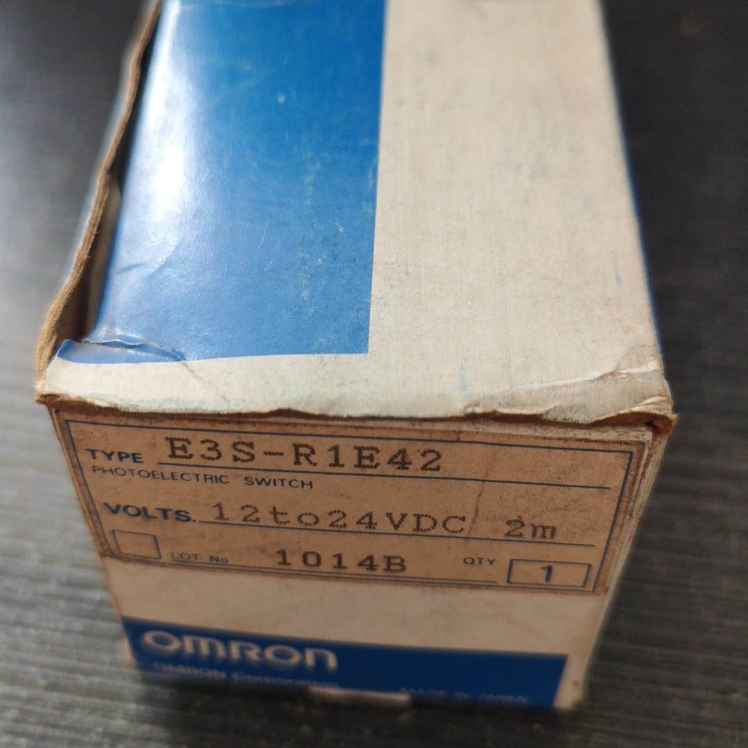 光电开关E3S-R1E42~议价