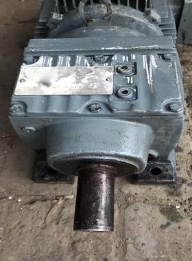 一台1.1kw sew R57 减速机，速比1:14.77，（憨憨电子）