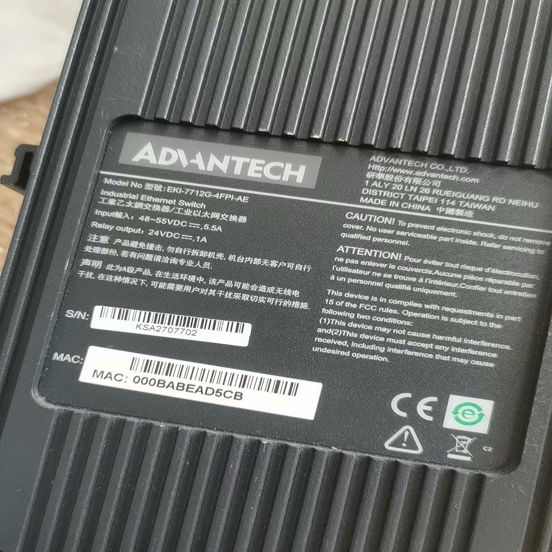 研华的EKI-7712G-4FPI-AE裸机    拍照为实（憨憨电子）