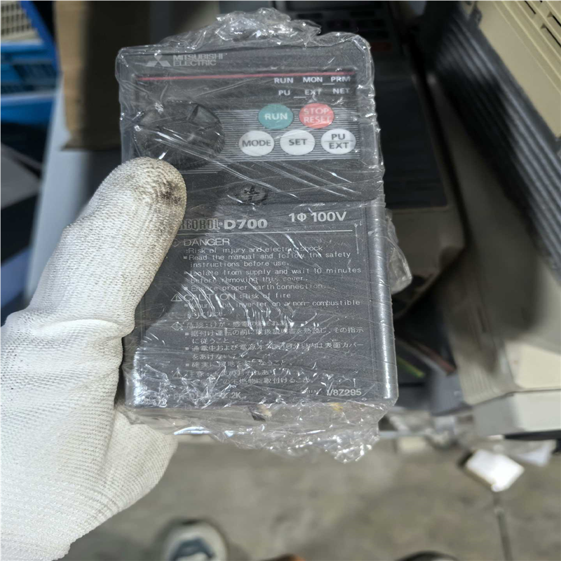 三菱变频器 D700 1PH 100V FR-D710W-0议价