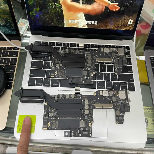 A1708主板 17 年 2.3 8 G 无修 送屏线散（憨憨电子）