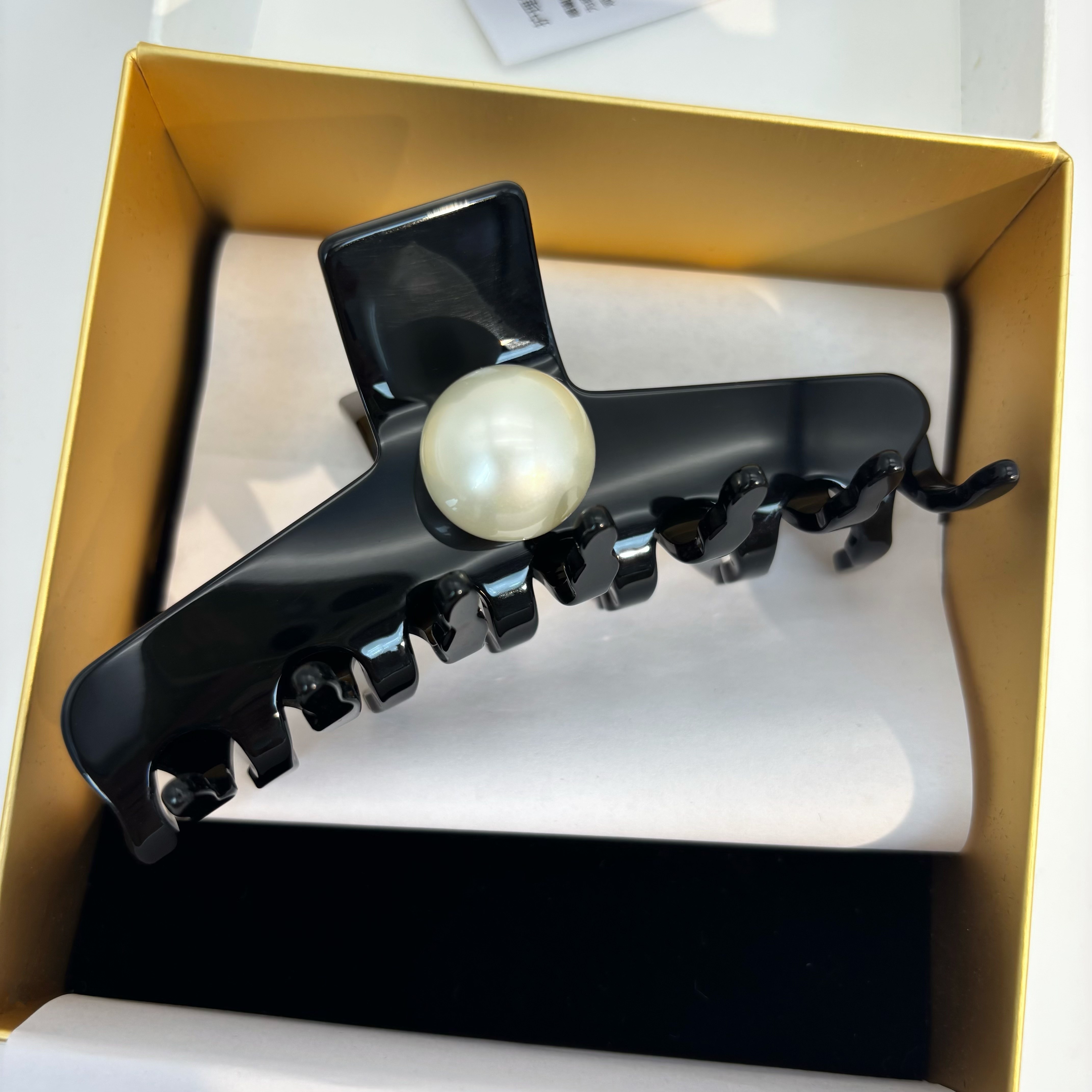 大珍珠大号抓夹高级感大牌醋酸发夹黑色2025新款亚历山大明星同款