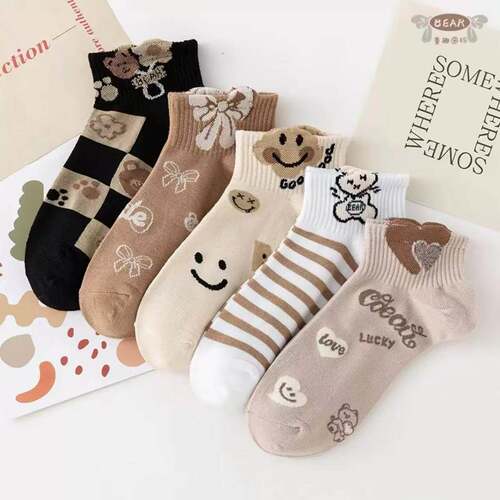 5 Pairs of Polka Dot Socks For Women in Four Seasons Mid