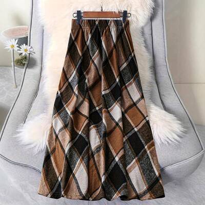 A women's brown checkered plaid Woven stretch waist A-line